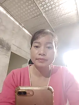 Snapshot of Kiuwi-omao chatting on 2, 11, 2025 Kiuwi-omao online show from 2, 11, 2025