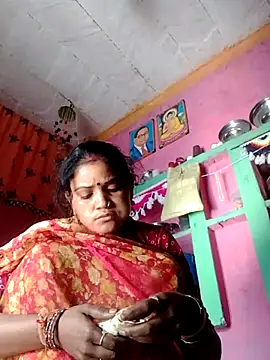 Snapshot of Sapna_ji123 chatting on 15, 12, 2025 Sapna ji123 online show from 15, 12, 2025