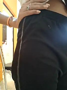 Snapshot of Hot__cute001 chatting on 6, 11, 2025 Hot cute001 online show from 6, 11, 2025