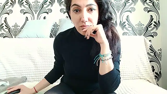 CharmingPearl online show from 4, 3, 2026