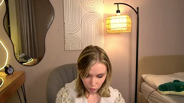 Snapshot of Mini_Ashley chatting on 3, 11, 2025 Mini Ashley online show from 3, 11, 2025