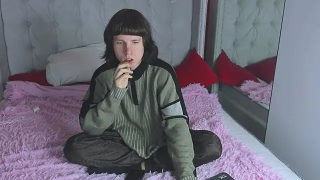 Snapshot of CutieKai_ chatting on 4, 11, 2025 CutieKai online show from 4, 11, 2025