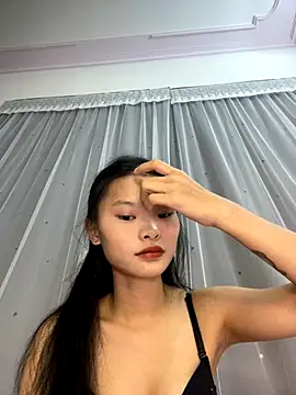 Snapshot of lung-linh chatting on 3, 11, 2025 lung-linh online show from 3, 11, 2025