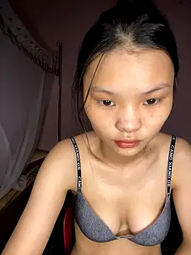 Snapshot of lung-linh chatting on 6, 11, 2025 lung-linh online show from 6, 11, 2025