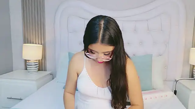 ScarlettPetrova online show from 13, 3, 2026