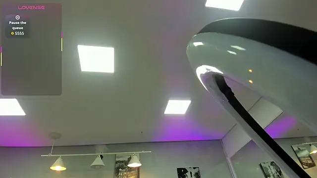 kendra london online show from 8, 4, 2026