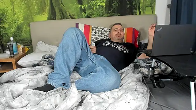 Snapshot of chubbydaddybear82 chatting on 9, 11, 2025 chubbydaddybear82 online show from 9, 11, 2025