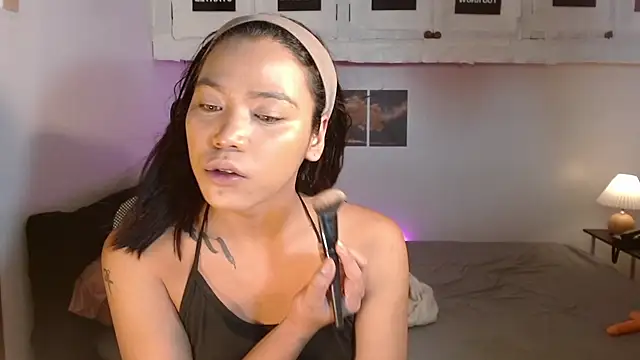CassieXValeriee online show from 10, 6, 2026