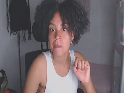 Snapshot of shayna_cute chatting on 10, 5, 2026 shayna cute online show from 10, 5, 2026