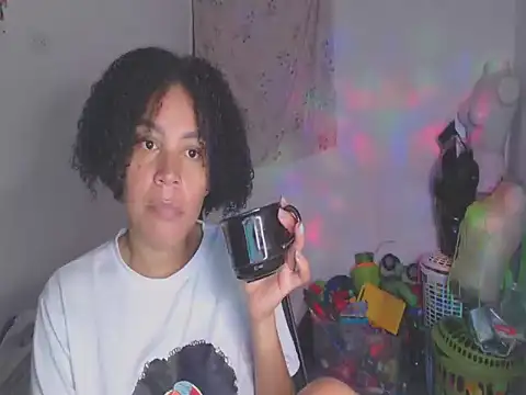 Snapshot of shayna_cute chatting on 27, 5, 2026 shayna cute online show from 27, 5, 2026