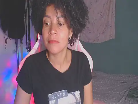shayna cute online show from 9, 8, 2026