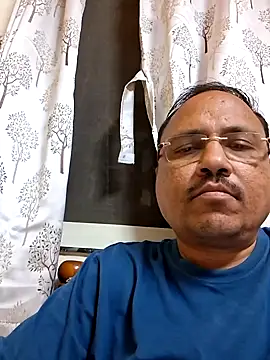 Snapshot of suraj696 chatting on 13, 11, 2025 suraj696 online show from 13, 11, 2025