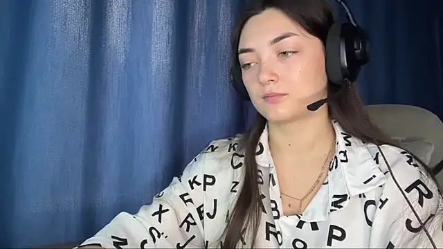 Snapshot of TwotyBright chatting on 15, 12, 2025 TwotyBright online show from 15, 12, 2025