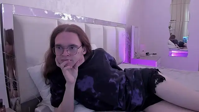 Snapshot of Mark_Glover chatting on 14, 11, 2025 Mark Glover online show from 14, 11, 2025