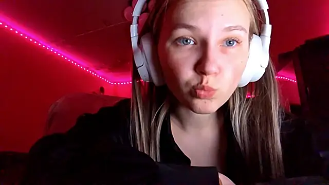 KarinRobertson online show from 15, 12, 2025