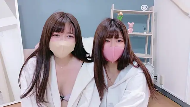 Snapshot of oto-X-cup chatting on 4, 11, 2025 oto-X-cup online show from 4, 11, 2025