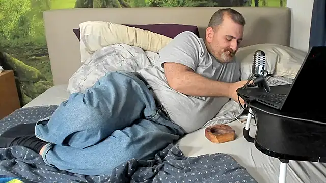 Snapshot of chubbydaddybearluka chatting on 4, 12, 2025 chubbydaddybearluka online show from 4, 12, 2025