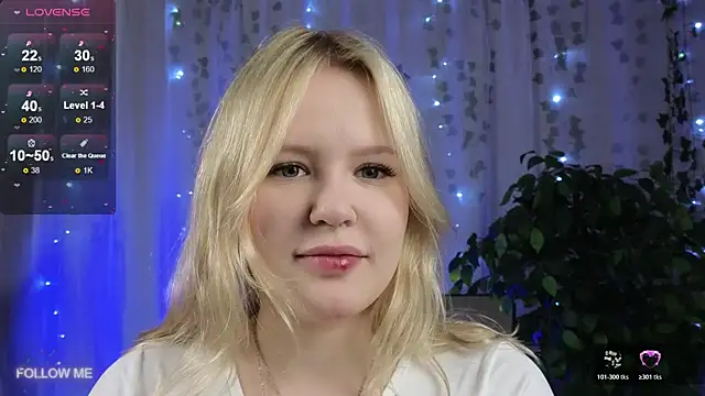 Mila wxw online show from 12, 11, 2025