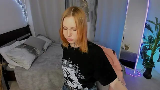 NaomiRosss online show from 5, 12, 2025