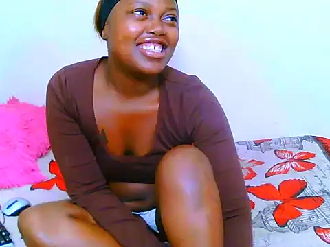 Snapshot of SweetSavage18 chatting on 13, 11, 2025 SweetSavage18 online show from 13, 11, 2025