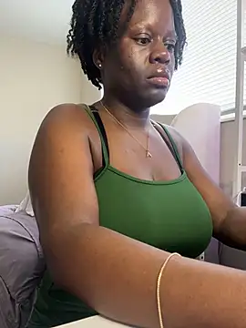 ladiosa selene online show from 4, 12, 2025