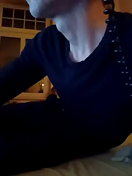 Snapshot of bassxxxxwave chatting on 16, 11, 2025 bassxxxxwave online show from 16, 11, 2025