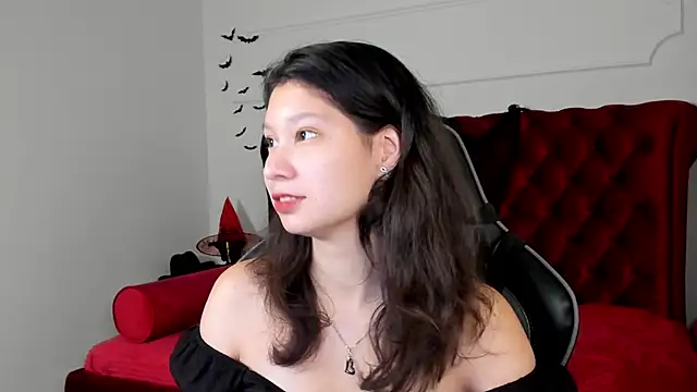 Snapshot of SaraDenars chatting on 4, 11, 2025 SaraDenars online show from 4, 11, 2025