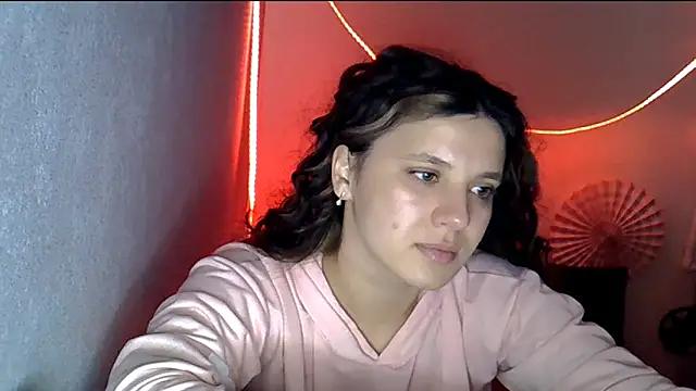 KiraHoney online show from 2, 3, 2026