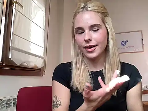 Snapshot of skychloe chatting on 4, 11, 2025 skychloe online show from 4, 11, 2025