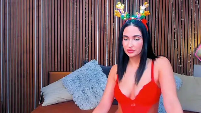 Snapshot of CamillaParis25 chatting on 5, 12, 2025 CamillaParis25 online show from 5, 12, 2025