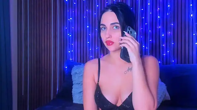 Snapshot of CamillaParis25 chatting on 22, 12, 2025 CamillaParis25 online show from 22, 12, 2025