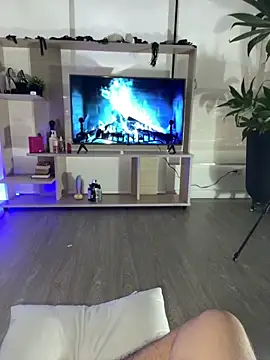 Snapshot of MiluandMIke chatting on 12, 11, 2025 MiluandMIke online show from 12, 11, 2025