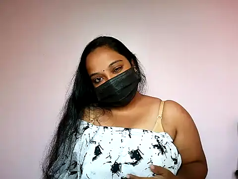 Snapshot of Mathi_cam chatting on 4, 7, 2026 Mathi cam online show from 4, 7, 2026