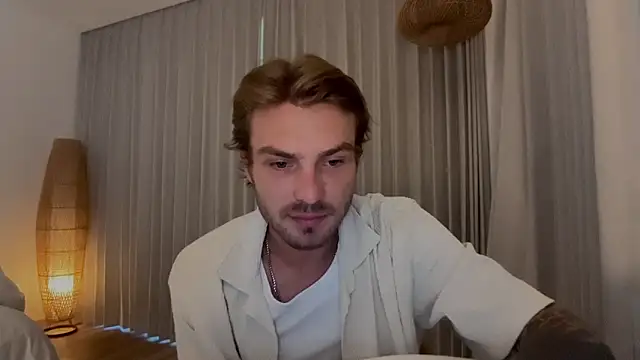 Snapshot of DanteRay chatting on 2, 7, 2026 DanteRay online show from 2, 7, 2026