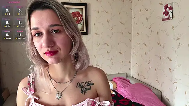 Snapshot of Auroragin chatting on 29, 11, 2025 Auroragin online show from 29, 11, 2025