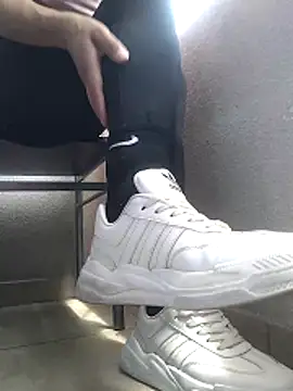 Xeena  online show from 14, 11, 2025