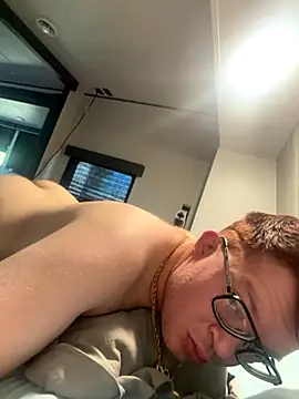 Snapshot of Mr-Red1997 chatting on 8, 11, 2025 Mr-Red1997 online show from 8, 11, 2025