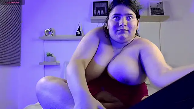 Snapshot of estrella_gold chatting on 25, 11, 2025 estrella gold online show from 25, 11, 2025