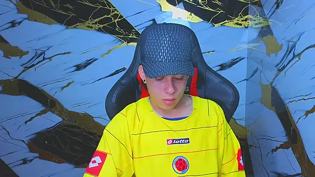 Snapshot of Suarezz10_ chatting on 12, 11, 2025 Suarezz10 online show from 12, 11, 2025