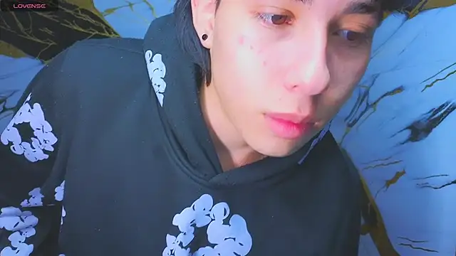 Snapshot of Suarezz10_ chatting on 14, 11, 2025 Suarezz10 online show from 14, 11, 2025