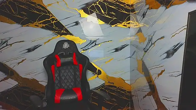 Snapshot of Suarezz10_ chatting on 17, 11, 2025 Suarezz10 online show from 17, 11, 2025