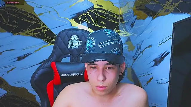 Snapshot of Suarezz10_ chatting on 18, 11, 2025 Suarezz10 online show from 18, 11, 2025