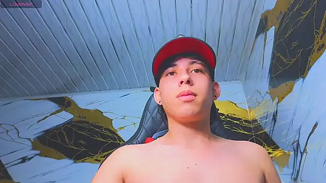 Snapshot of Suarezz10_ chatting on 4, 12, 2025 Suarezz10 online show from 4, 12, 2025