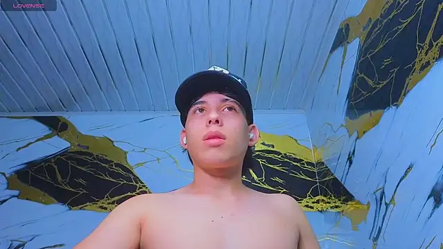 Snapshot of Suarezz10_ chatting on 19, 12, 2025 Suarezz10 online show from 19, 12, 2025