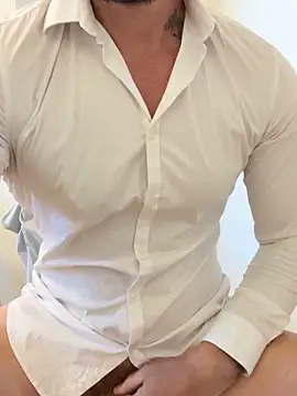 Snapshot of hommedure75 chatting on 5, 11, 2025 hommedure75 online show from 5, 11, 2025