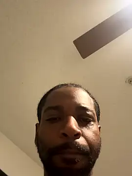 Snapshot of Smoove33 chatting on 4, 11, 2025 Smoove33 online show from 4, 11, 2025