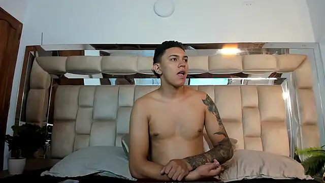 Snapshot of HotVoltage chatting on 6, 11, 2025 HotVoltage online show from 6, 11, 2025