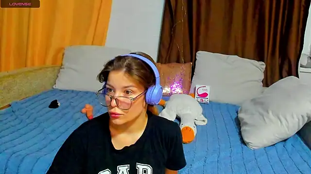 Eva purrr  online show from 18, 11, 2025