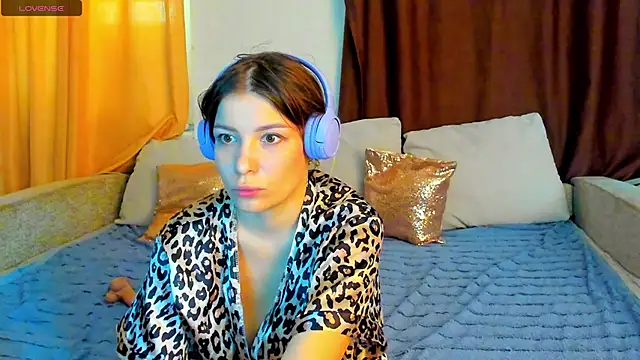 Eva purrr  online show from 26, 11, 2025