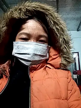 Snapshot of Sasu-u chatting on 4, 11, 2025 Sasu-u online show from 4, 11, 2025